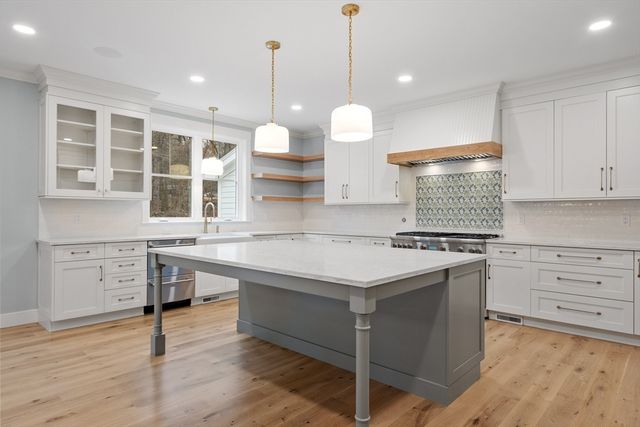 385 Green Road, Bolton, MA 01740