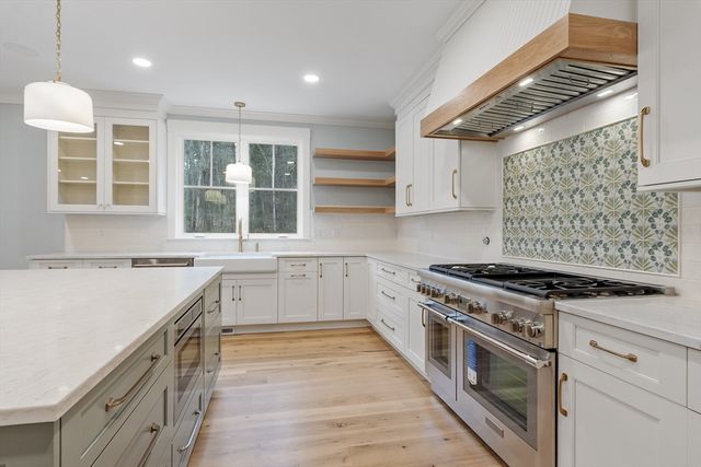 385 Green Road, Bolton, MA 01740