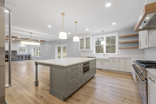 385 Green Road, Bolton, MA 01740