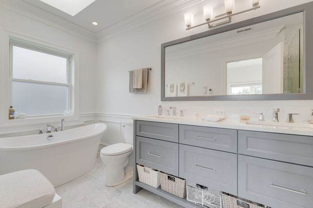 4037 N Richmond Street, Chicago, IL 60618