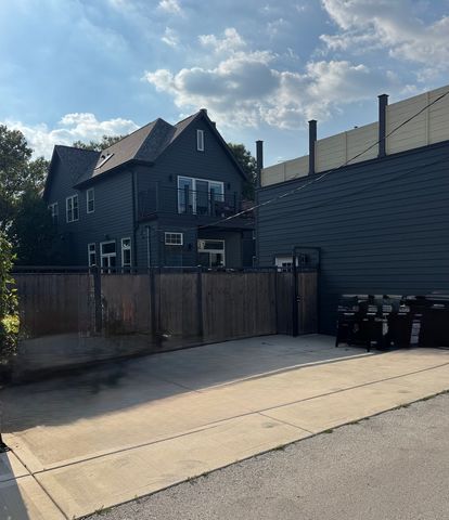 4037 N Richmond Street, Chicago, IL 60618