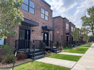 223 W Fifth Avenue 2, Flint, MI 48502