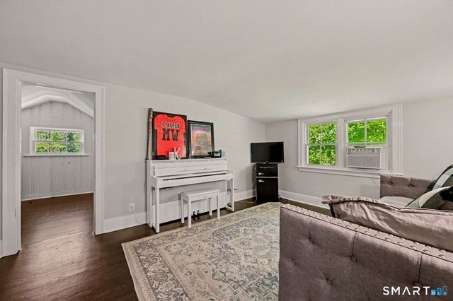 49 Newtown Avenue, Norwalk, CT 06851