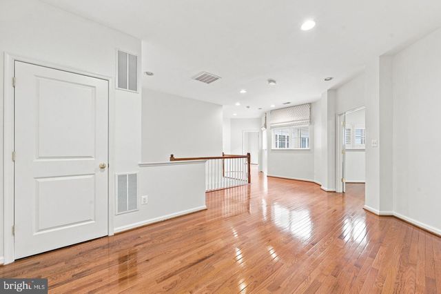 42717 EXPLORER DR, Brambleton, VA 20148