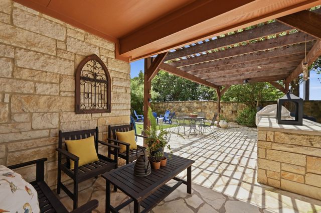 114 Drury LN, Austin, TX 78737