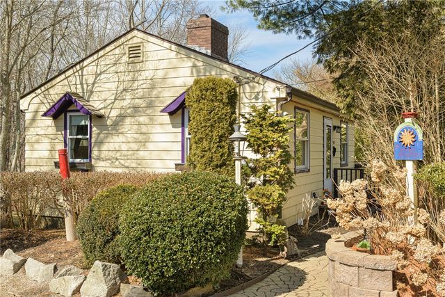 711 Union Street, Portsmouth, RI 02871