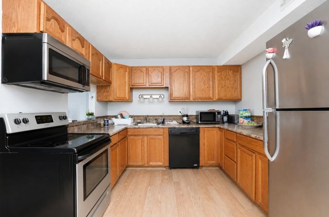 1100 E 6th Street 5, Des Moines, IA 50316