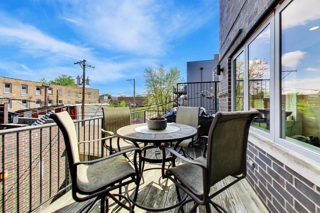 2140 W Rice Street 2E, Chicago, IL 60622