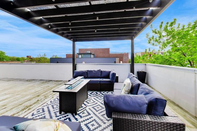 2140 W Rice Street 2E, Chicago, IL 60622