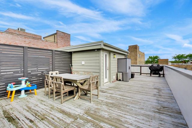2140 W Rice Street 2E, Chicago, IL 60622