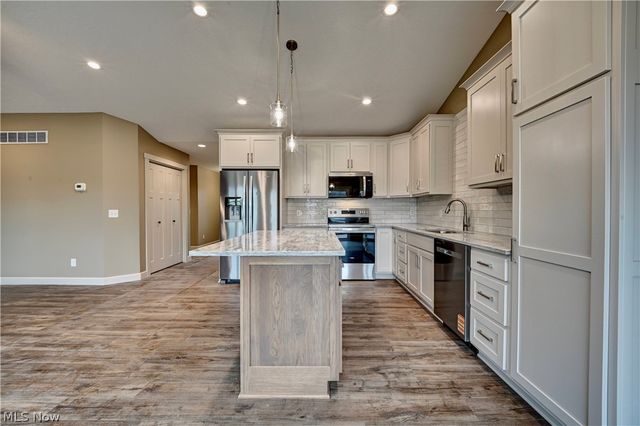 763 Fernsell Street SW, Strasburg, OH 44680