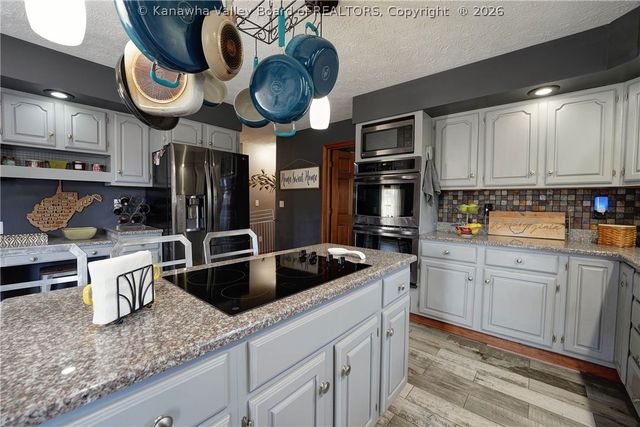 3601 Brookshire Drive, Hurricane, WV 25526