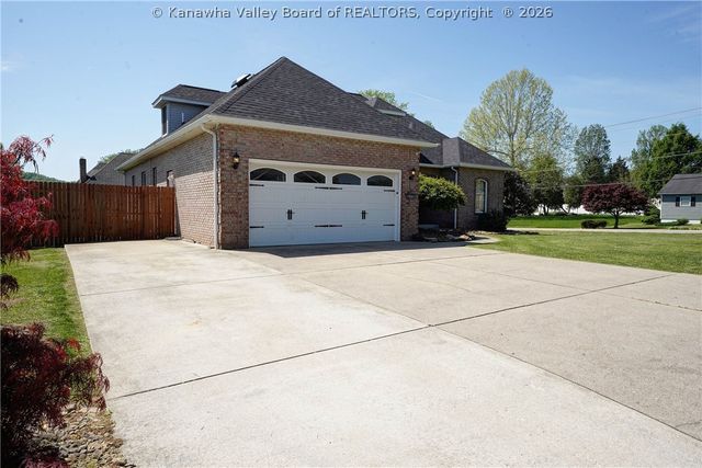 3601 Brookshire Drive, Hurricane, WV 25526