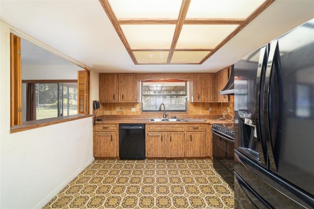 10700 SE SUNSET HARBOR ROAD, Summerfield, FL 34491