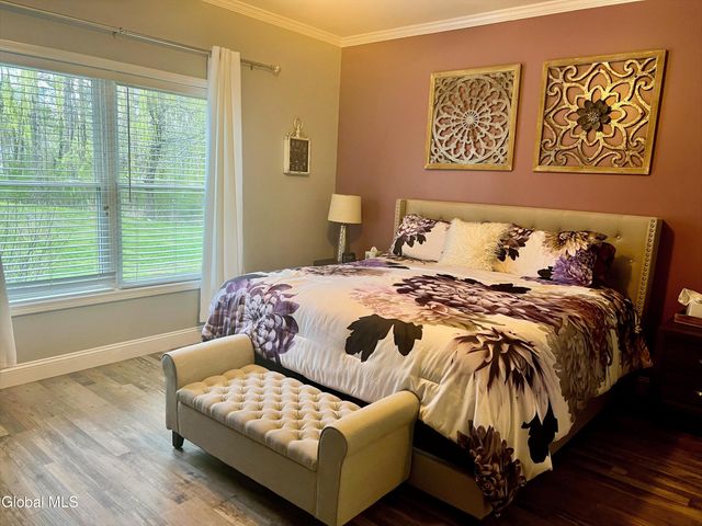 207 E Sunnyside, Queensbury, NY 12804