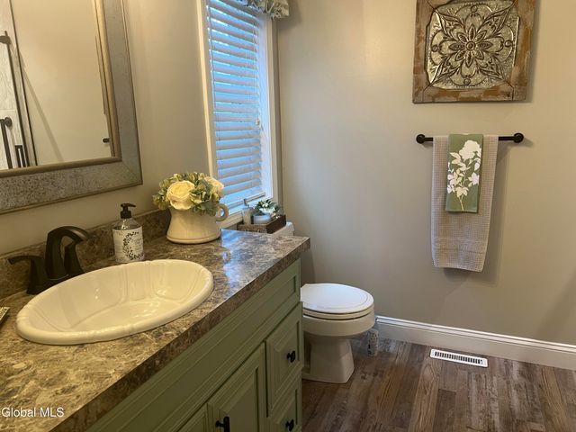 207 E Sunnyside, Queensbury, NY 12804