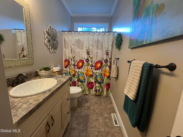 207 E Sunnyside, Queensbury, NY 12804
