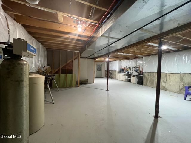 207 E Sunnyside, Queensbury, NY 12804