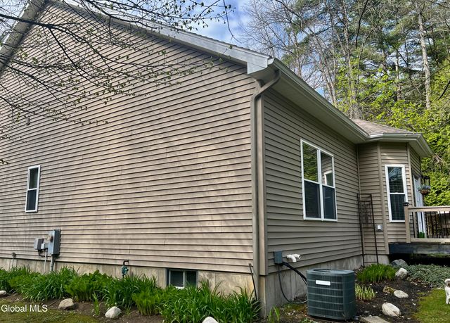 207 E Sunnyside, Queensbury, NY 12804