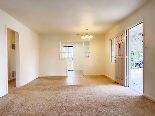 6121 24th St, Sacramento, CA 95822