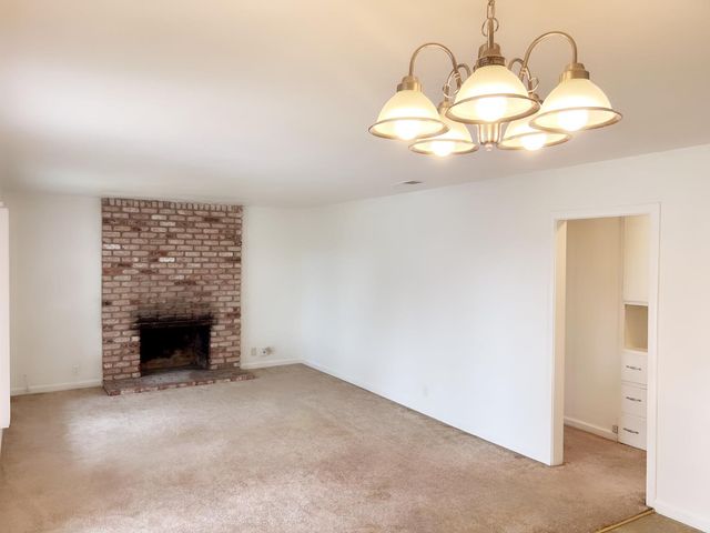 6121 24th St, Sacramento, CA 95822