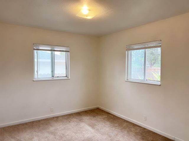6121 24th St, Sacramento, CA 95822
