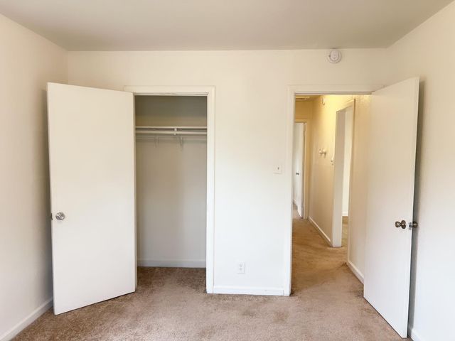 6121 24th St, Sacramento, CA 95822