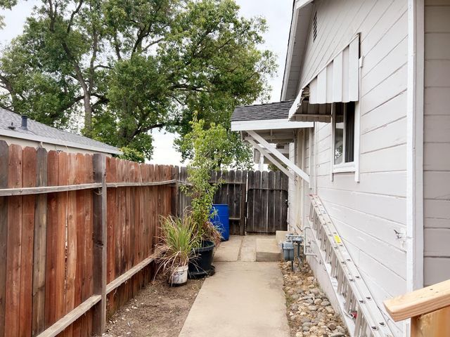 6121 24th St, Sacramento, CA 95822