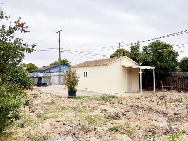 6121 24th St, Sacramento, CA 95822