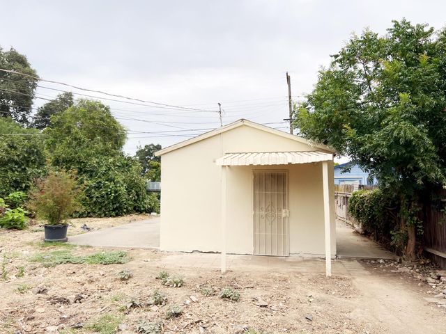 6121 24th St, Sacramento, CA 95822