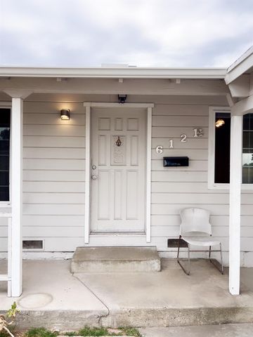 6121 24th St, Sacramento, CA 95822