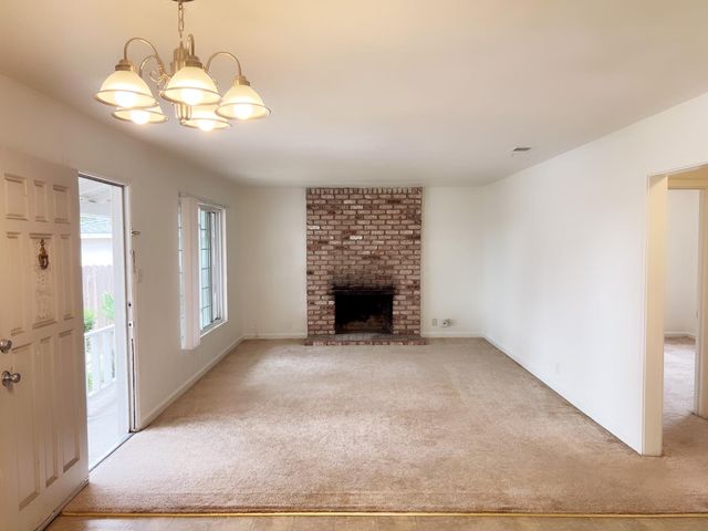 6121 24th St, Sacramento, CA 95822