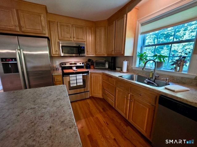 71 Lakeview Road, Plymouth, CT 06786