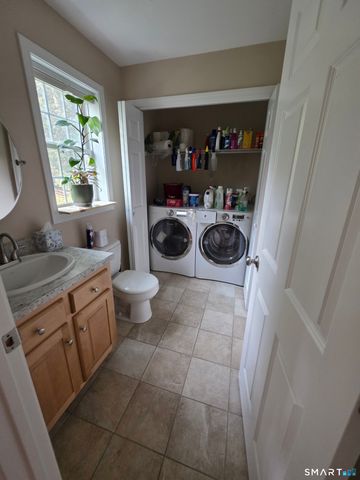 71 Lakeview Road, Plymouth, CT 06786