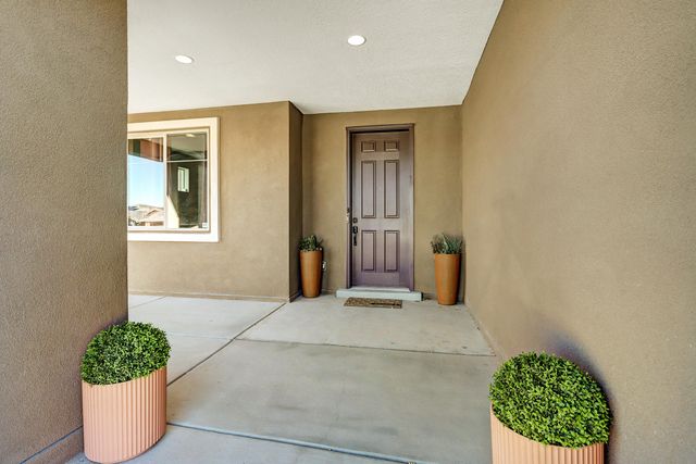 708 Cuarzo Road SE, Rio Rancho, NM 87124