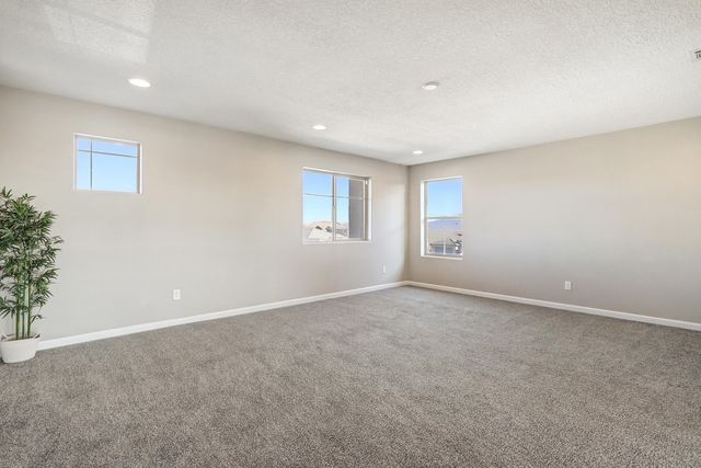 708 Cuarzo Road SE, Rio Rancho, NM 87124