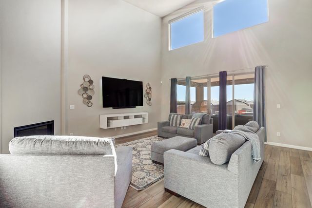 708 Cuarzo Road SE, Rio Rancho, NM 87124