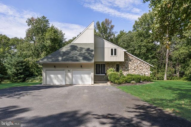 1 BLOOMER DR, Burlington, NJ 08016