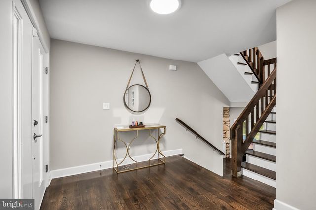 1 BLOOMER DR, Burlington, NJ 08016