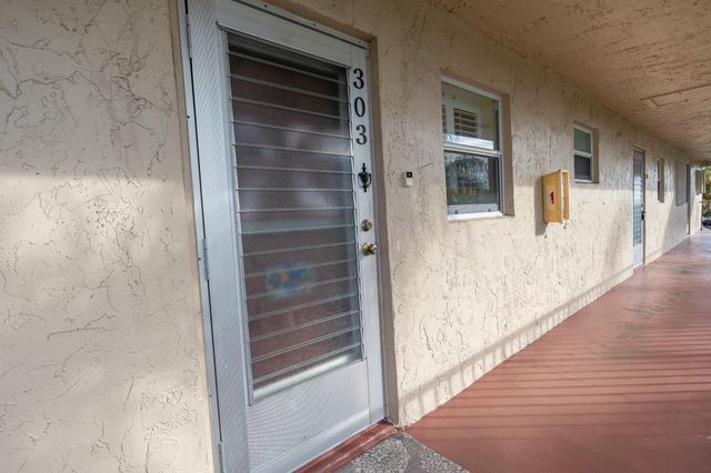 715 Lori Drive 303, Palm Springs, FL 33461
