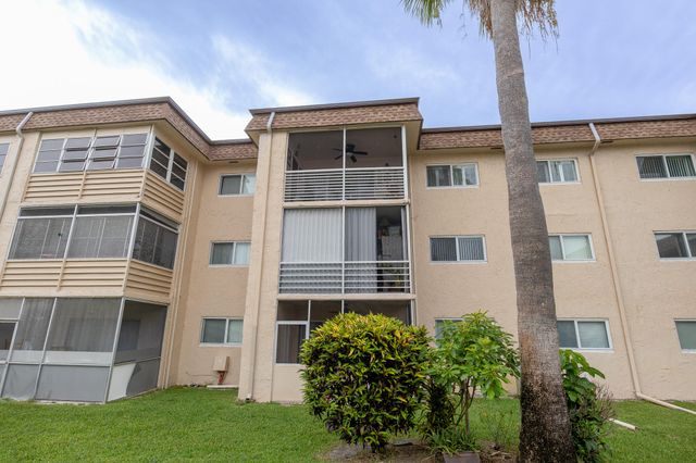 715 Lori Drive 303, Palm Springs, FL 33461