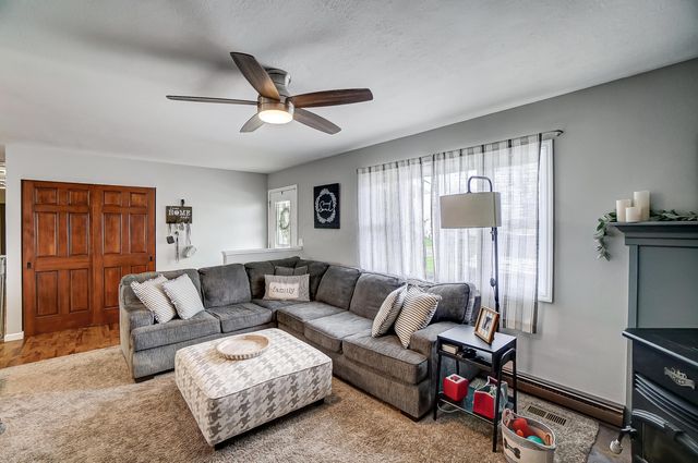 135 Kraft Drive, Ashville, OH 43103