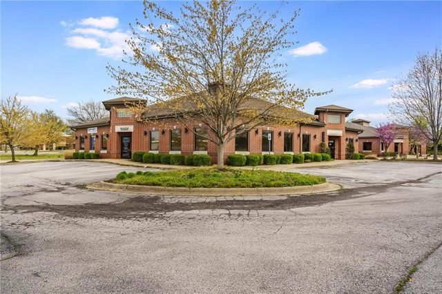 1479 executive Place B, Springdale, AR 72762