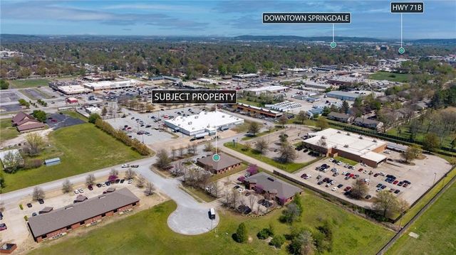 1479 executive Place B, Springdale, AR 72762