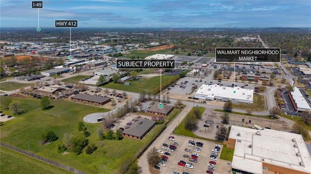 1479 executive Place B, Springdale, AR 72762