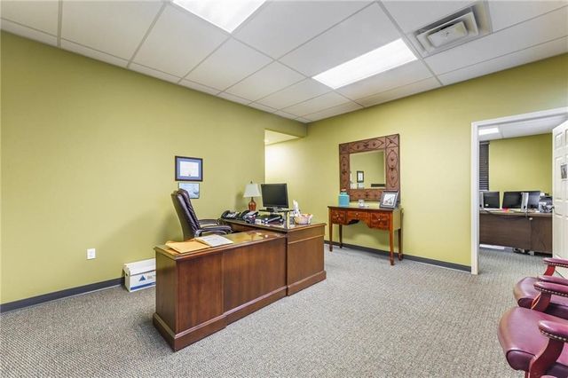 1479 executive Place B, Springdale, AR 72762