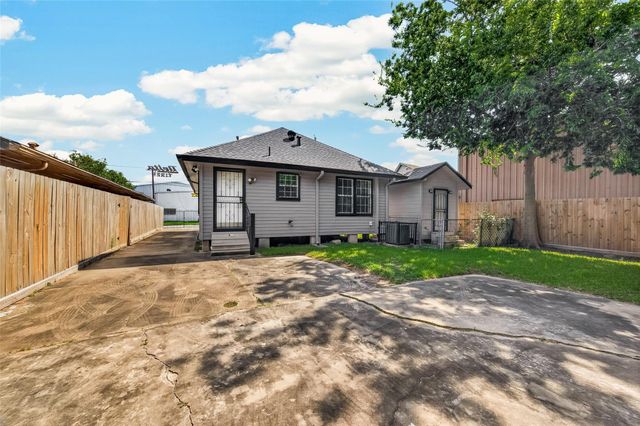 1305 Munger Street, Houston, TX 77023