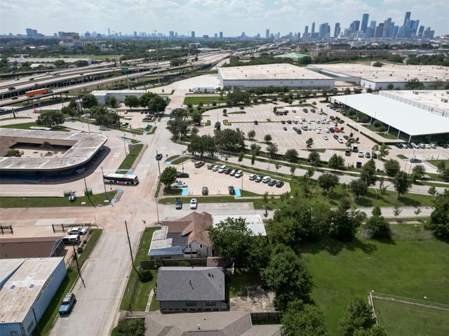 1305 Munger Street, Houston, TX 77023