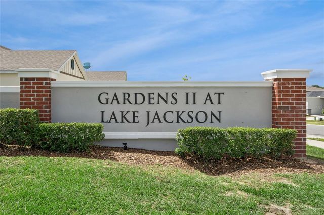 1682 LITTLELEAF BOXWOOD LOOP, Mascotte, FL 34753