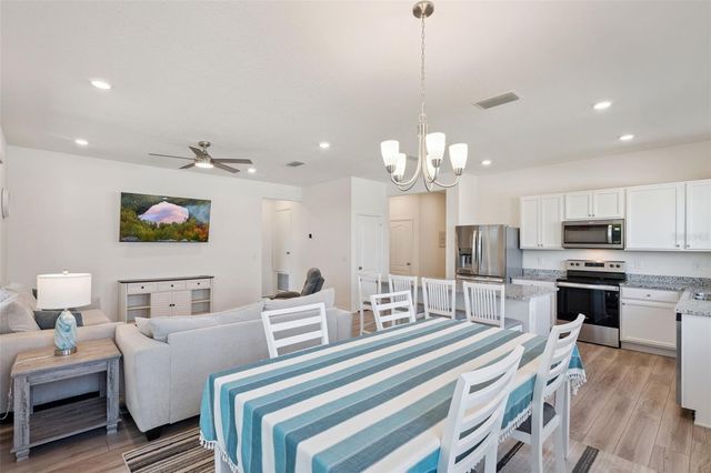 1682 LITTLELEAF BOXWOOD LOOP, Mascotte, FL 34753